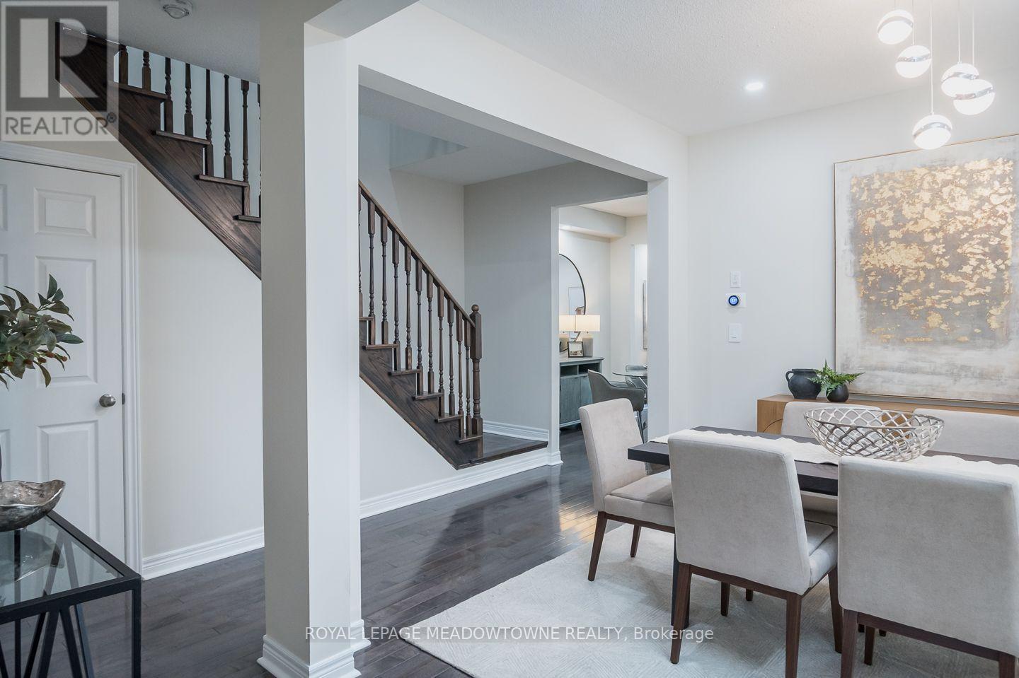 1079 JOB CRESCENT - 6