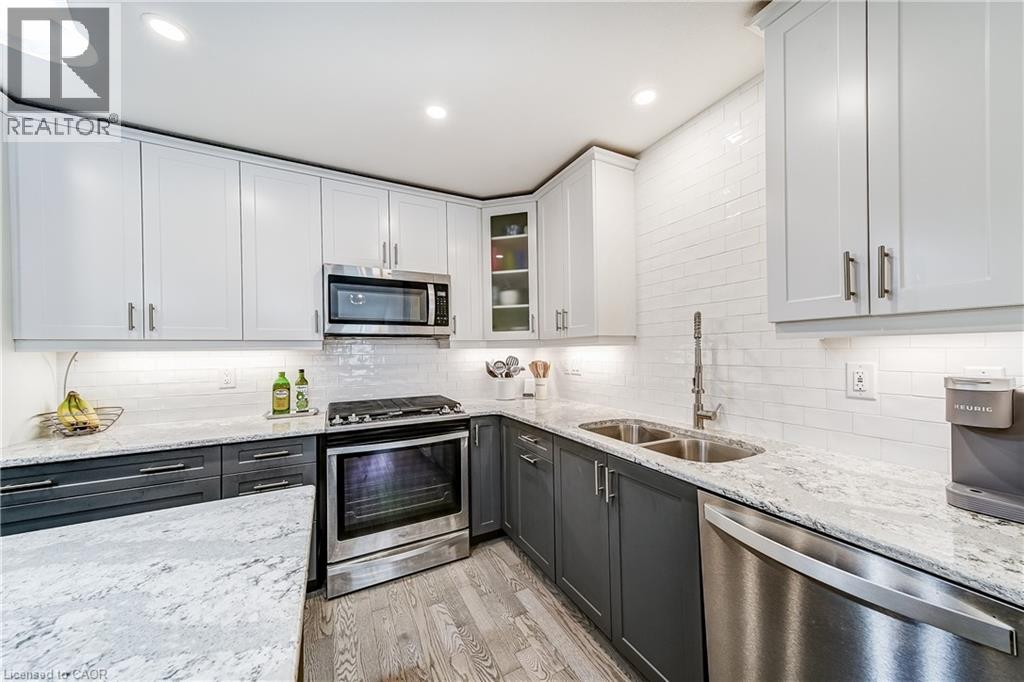 61 IVY Crescent - 11