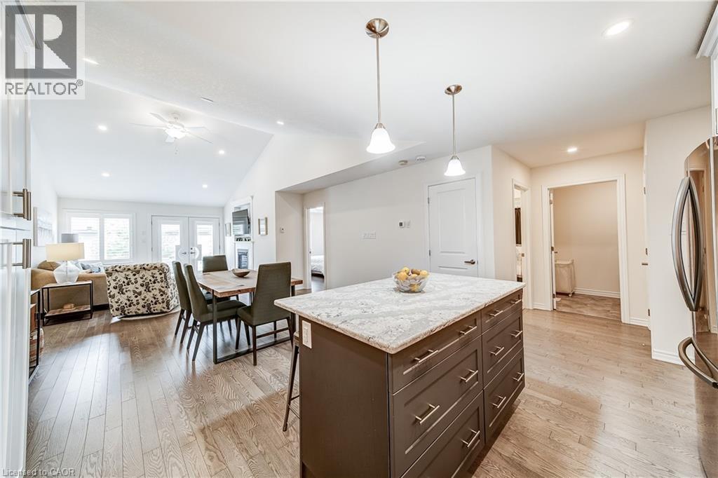 61 IVY Crescent - 16