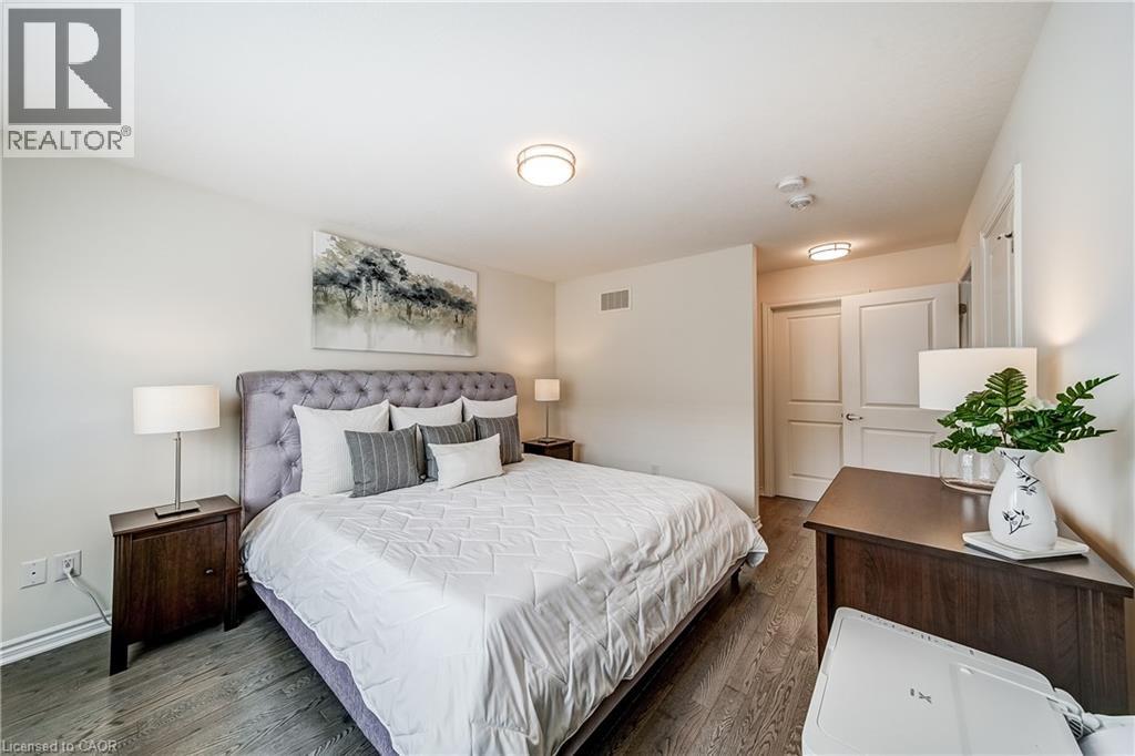 61 IVY Crescent - 25