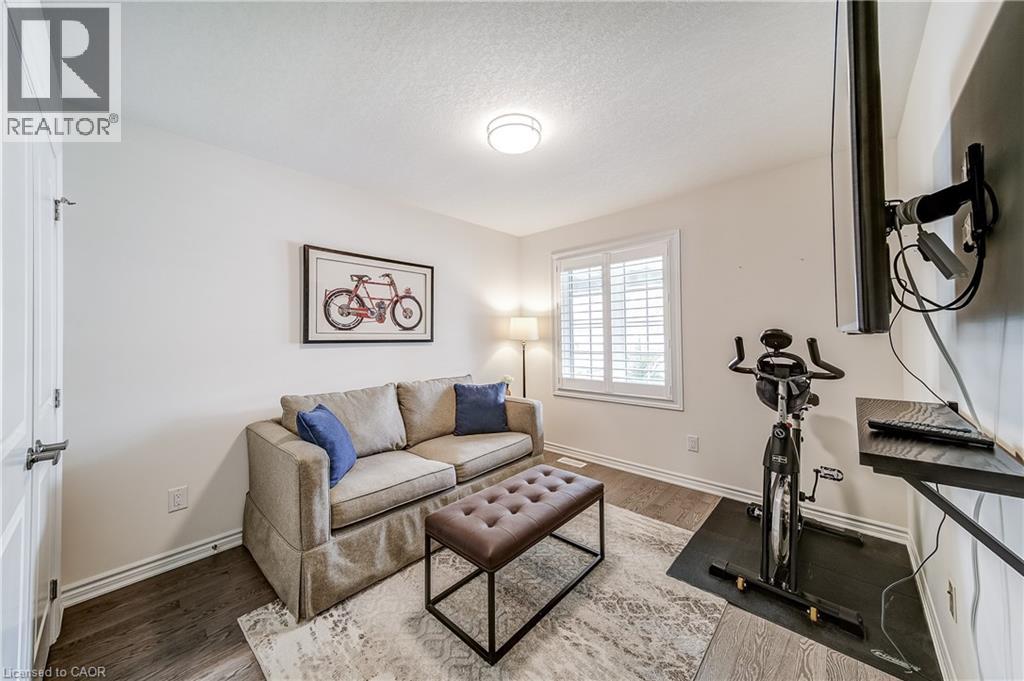 61 IVY Crescent - 7