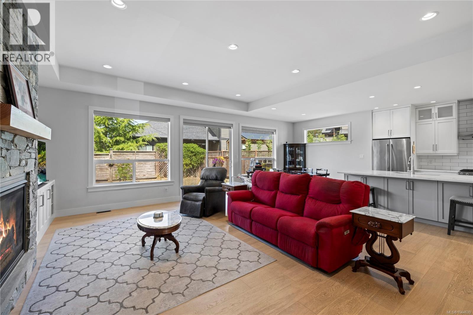 1312 Langara Dr - 11