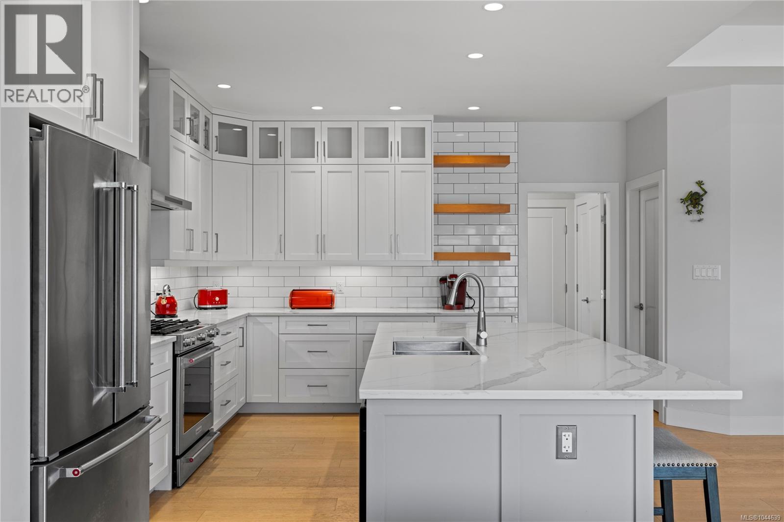 1312 Langara Dr - 13