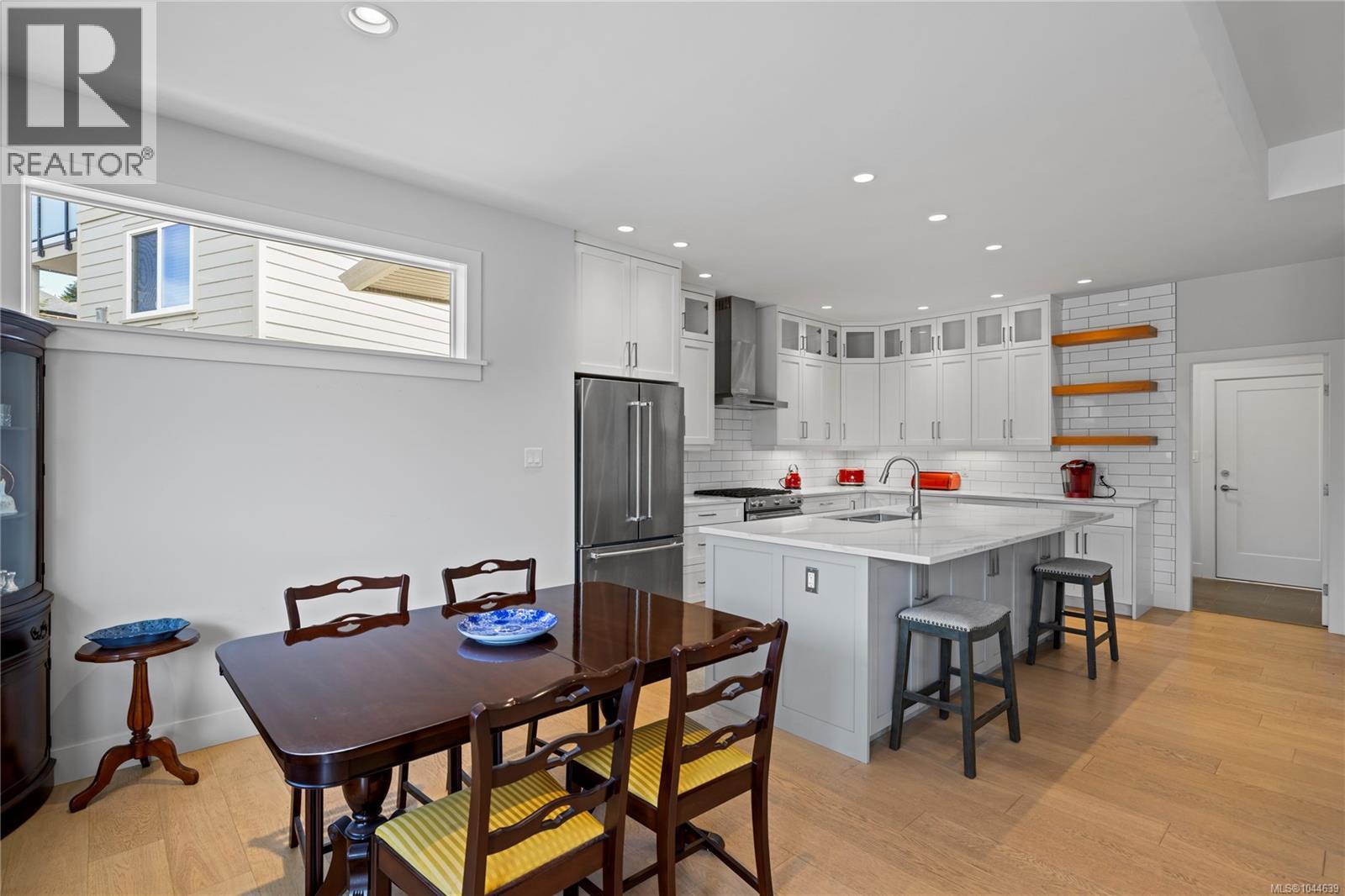 1312 Langara Dr - 18
