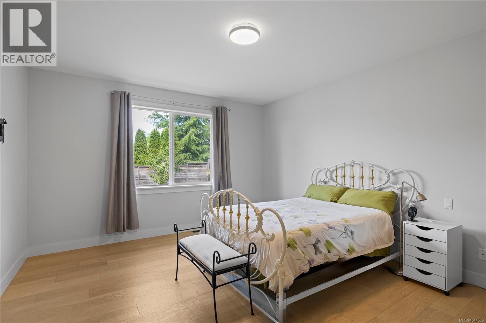 1312 Langara Dr - Image 22