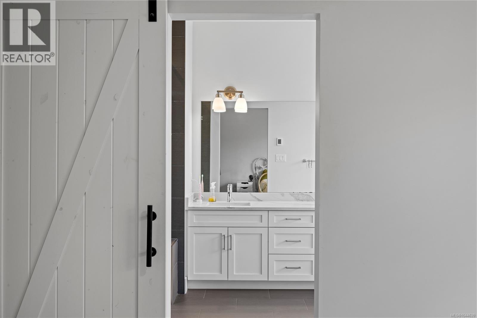 1312 Langara Dr - 26