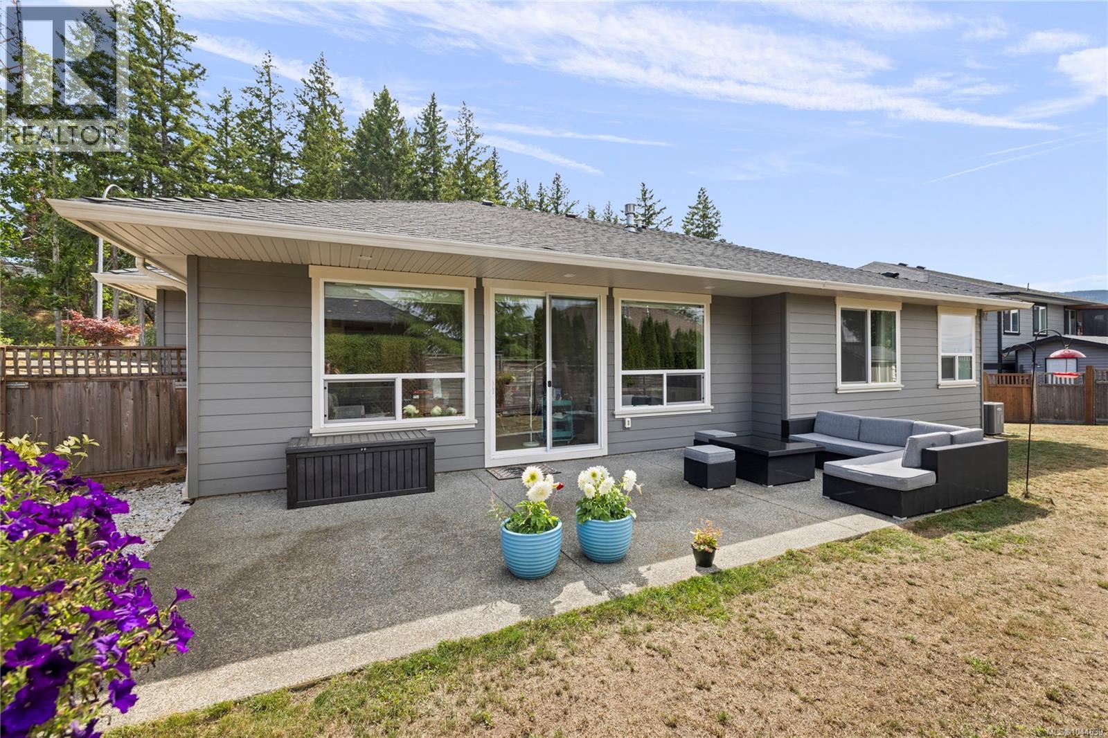 1312 Langara Dr - Image 35