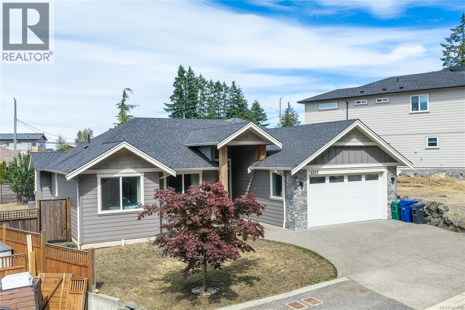 1312 Langara Dr - 4