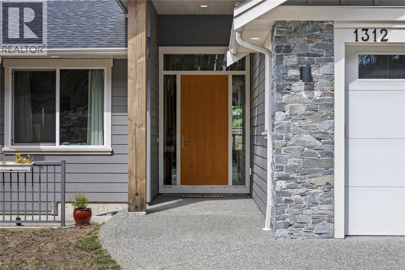 1312 Langara Dr - Image 6