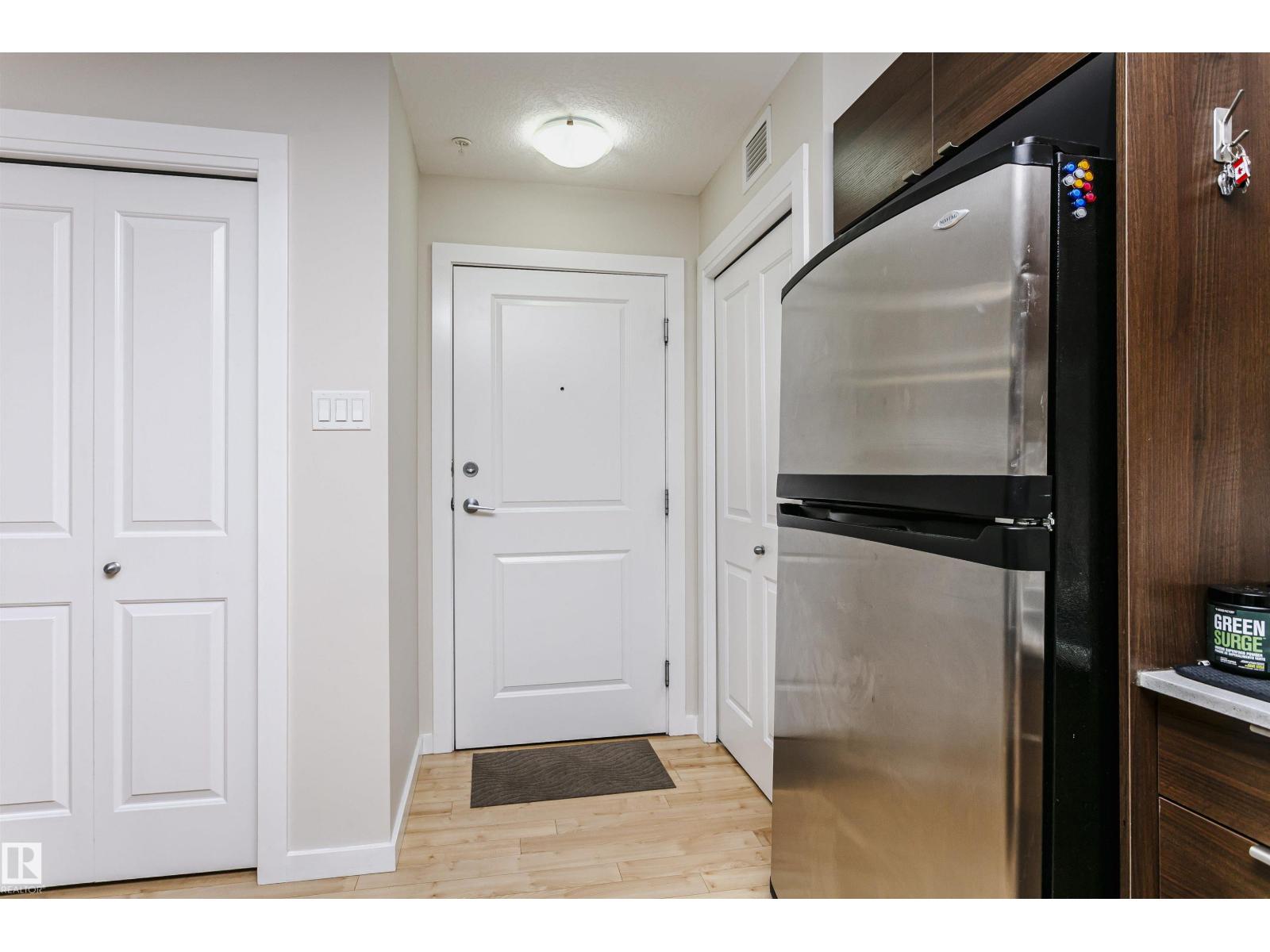 #104 9519 160 AV NW - 3
