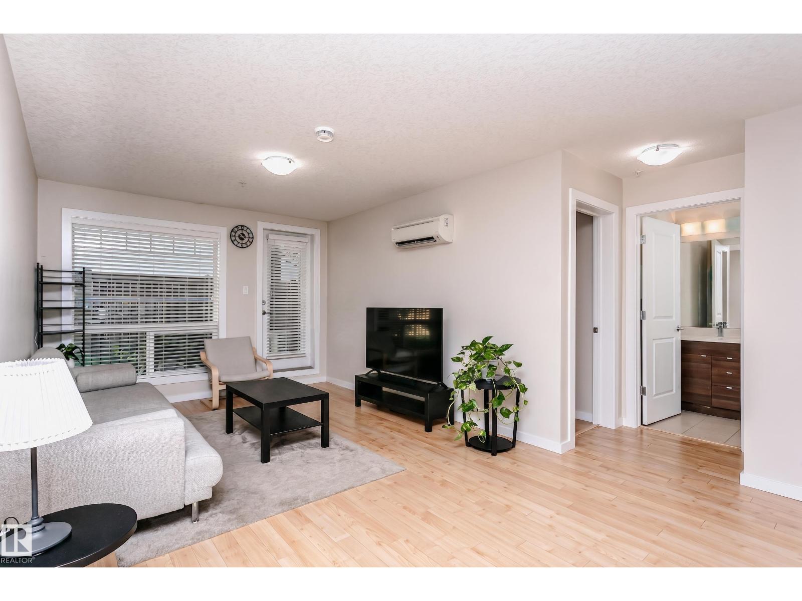 #104 9519 160 AV NW - 9