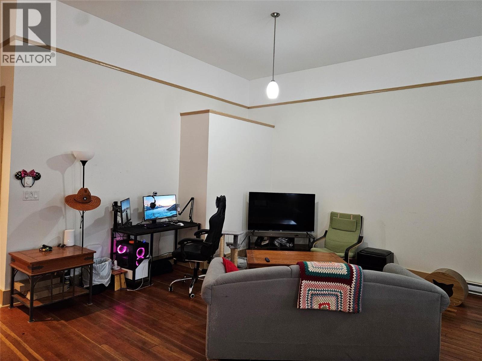 618 7th Avenue - 8