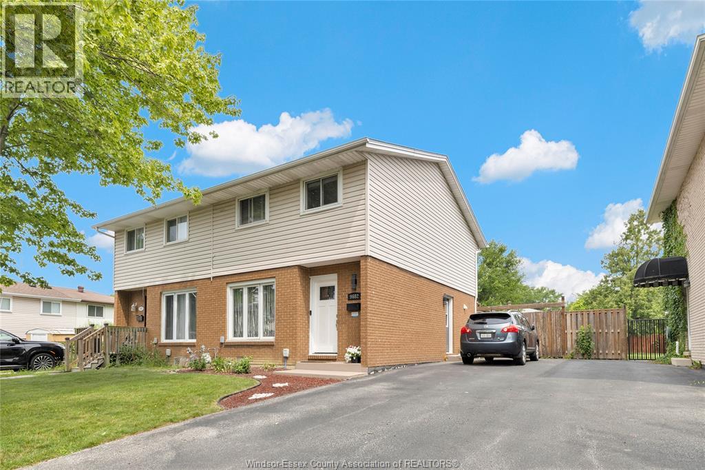 9682 LYNNGROVE CRESCENT - 3