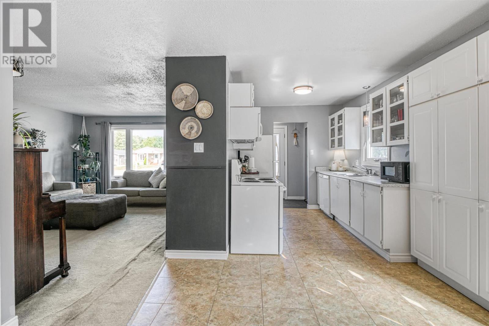 54 Beaumier CRES - 4