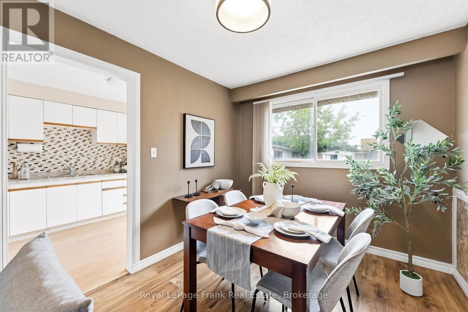 371 TRAFALGAR AVENUE - 12
