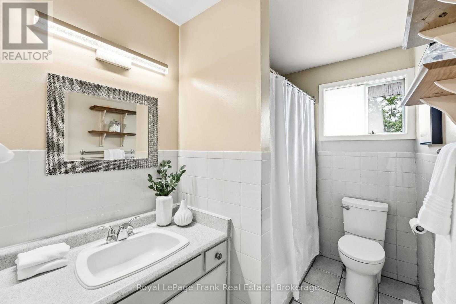 371 TRAFALGAR AVENUE - 25