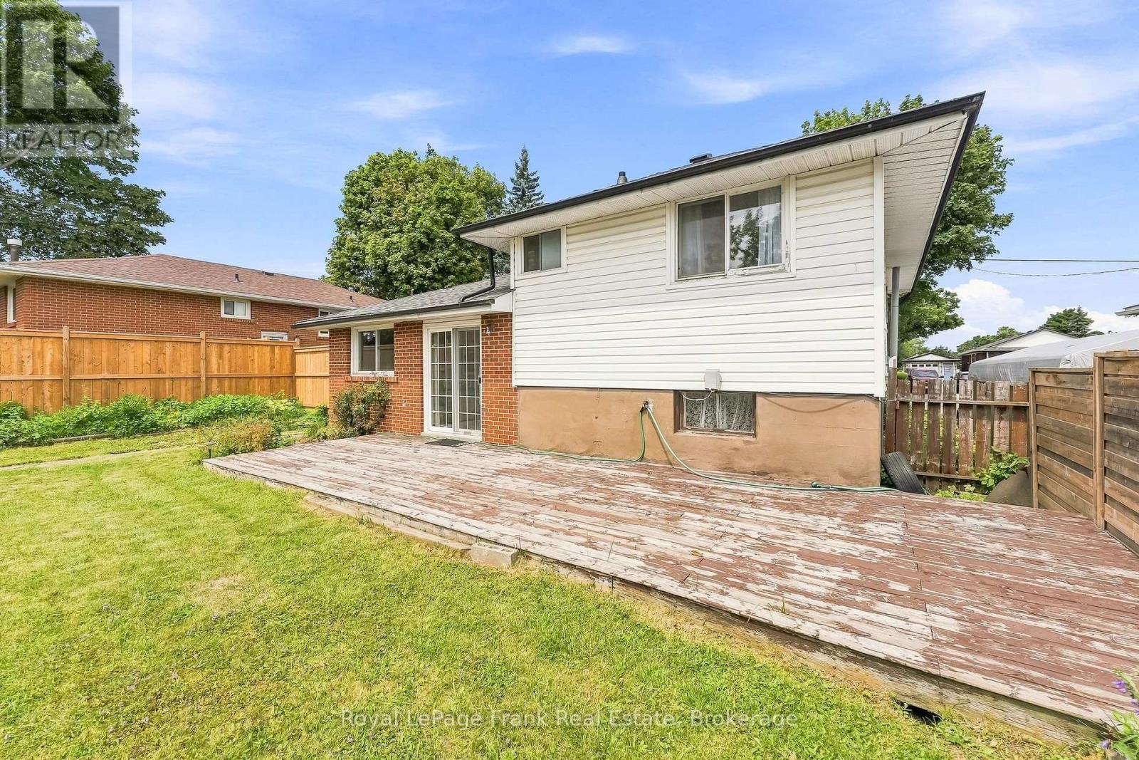 371 TRAFALGAR AVENUE - 33