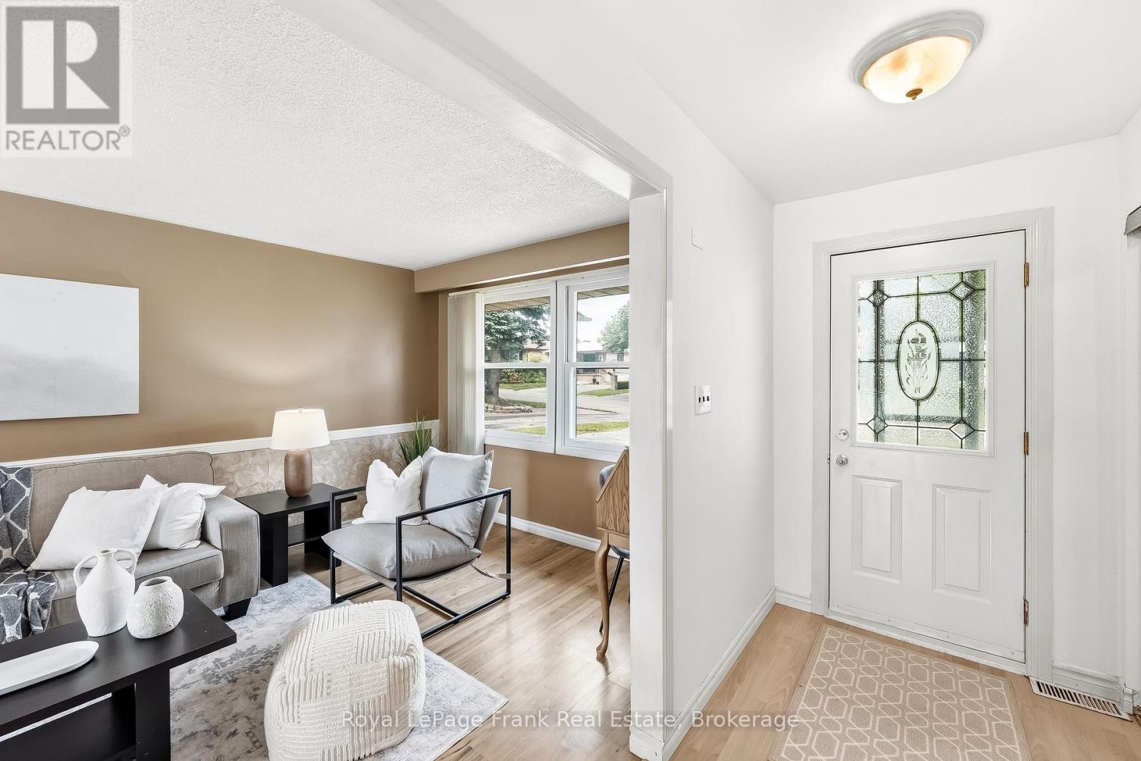 371 TRAFALGAR AVENUE - Image 7