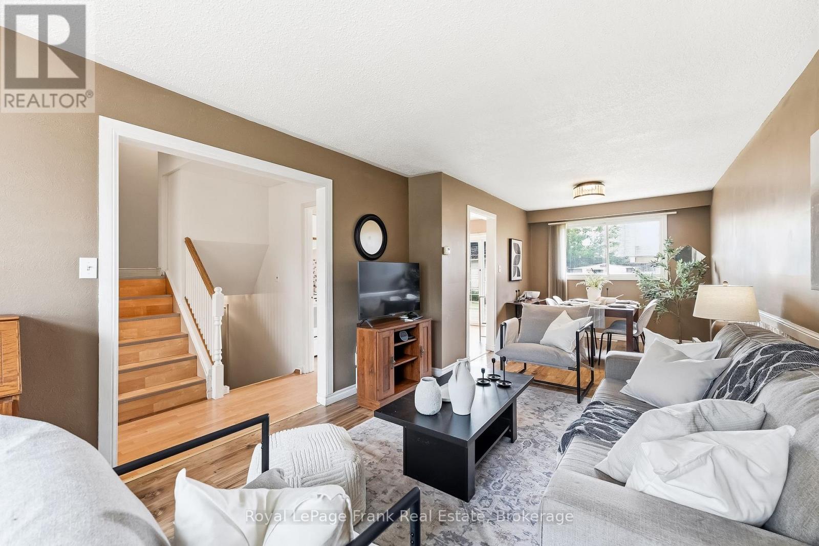 371 TRAFALGAR AVENUE - Image 9