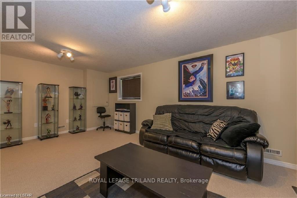 #4 2635 BATEMAN TRAIL - 31