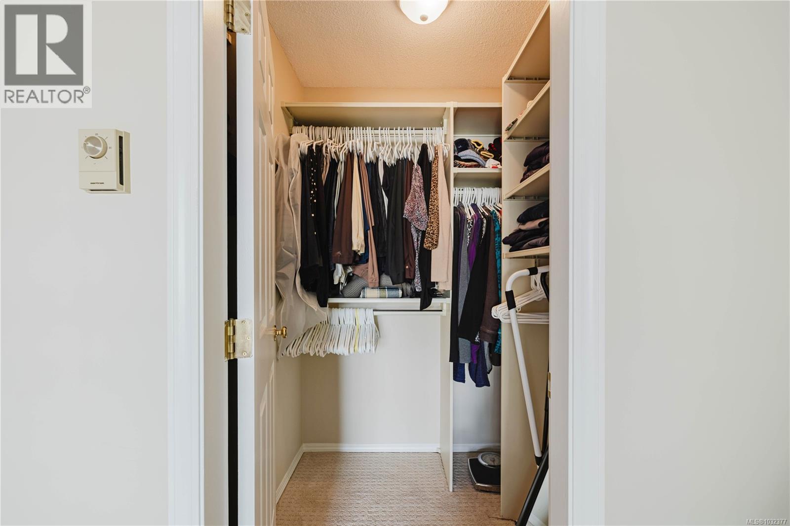 #4 901 Kentwood Lane - 19