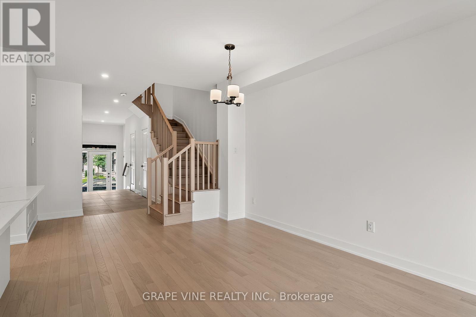 3 Bed, 3 Bath House for Sale in Ottawa – 239 MONTICELLO AVENUE, Ottawa – MLS# X13634236 - Image 17
