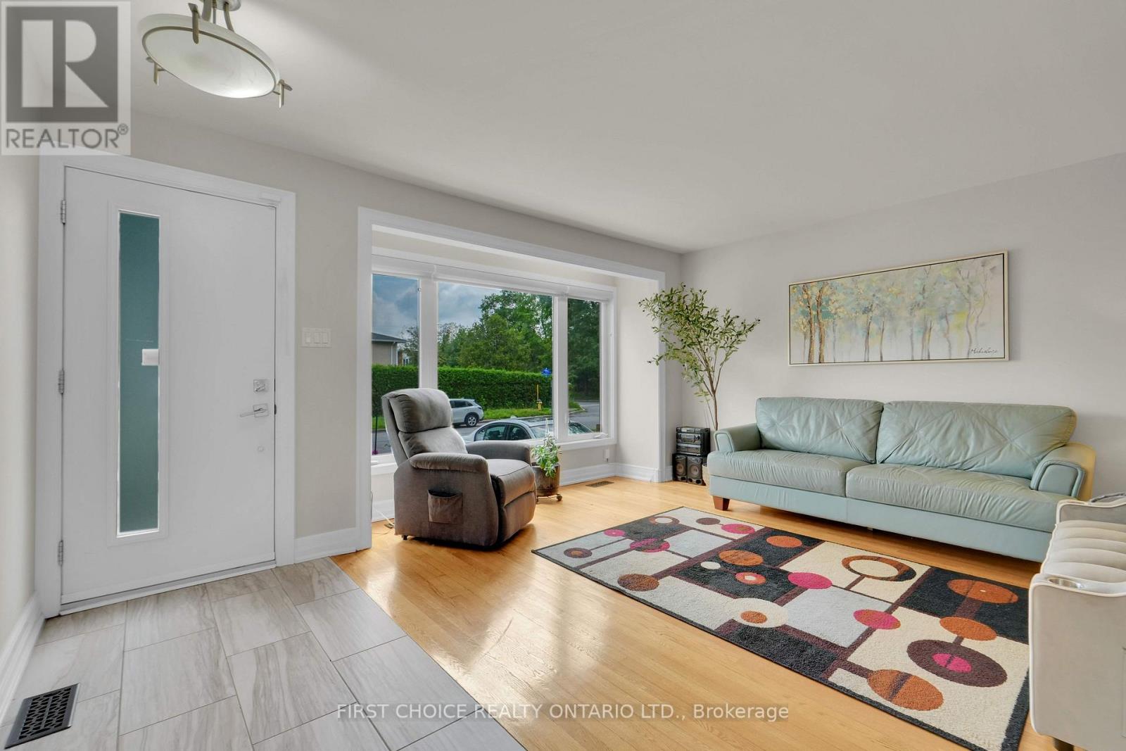 Gorgeous Renovation - Hardwood throughout