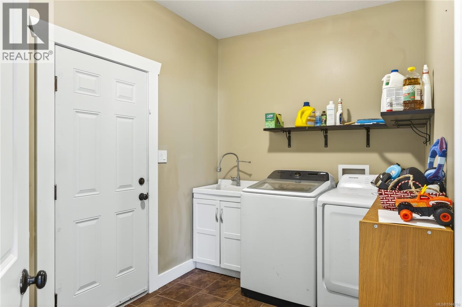 525 Ballou Pl - 57