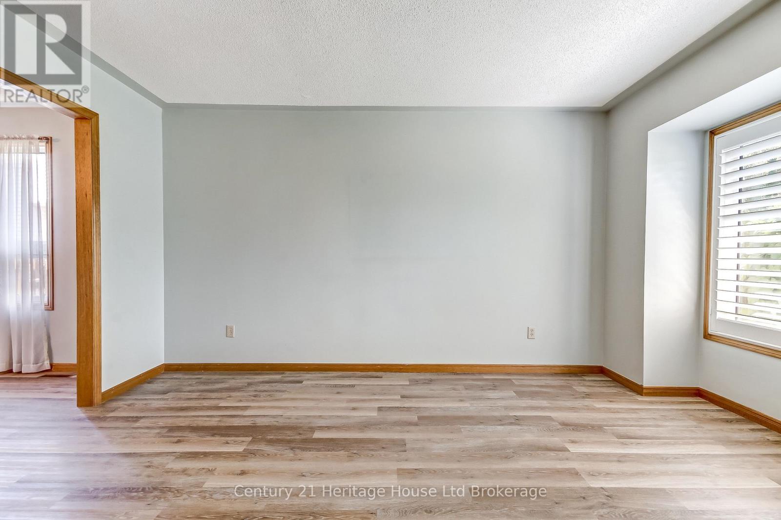 137 FIFTH AVENUE - Image 3