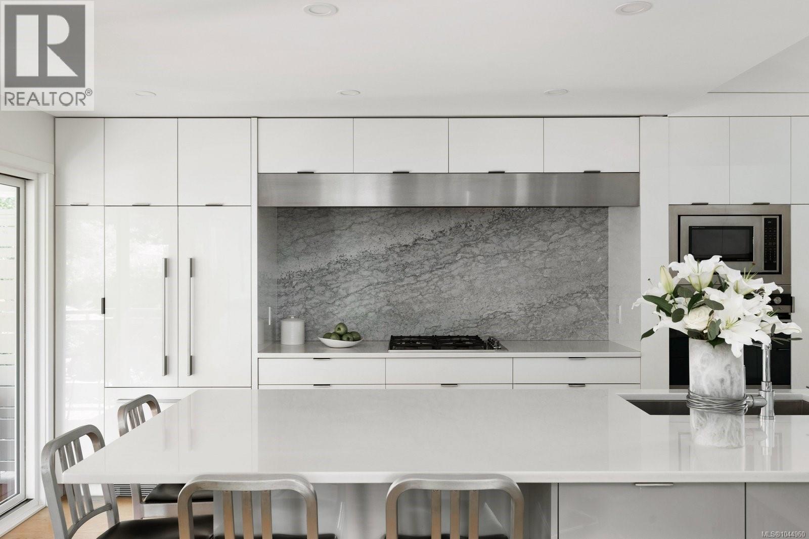  3311 Gibbs Road, Oak Bay