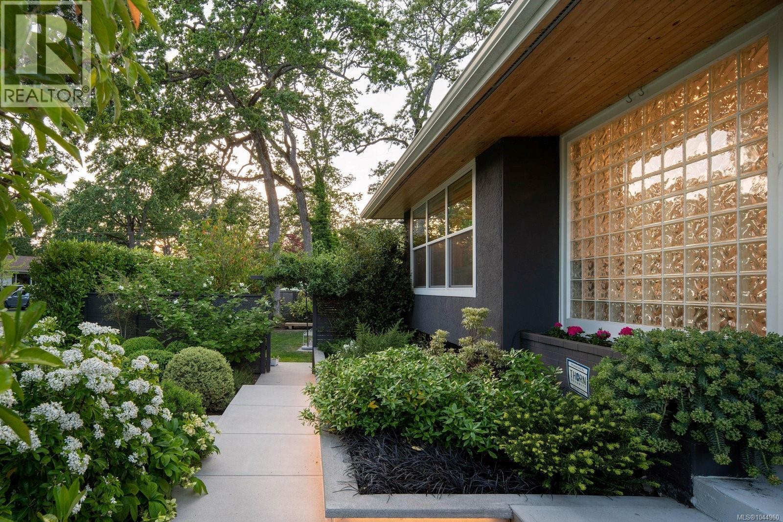 3311 Gibbs Road, Oak Bay