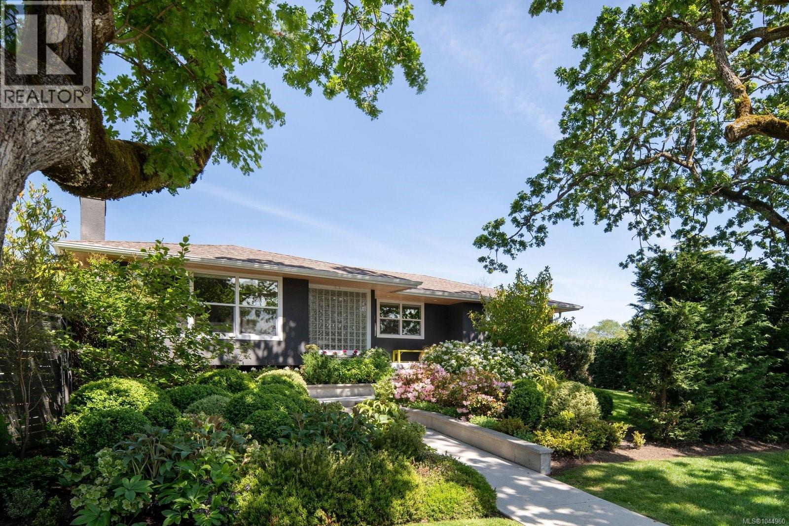  3311 Gibbs Road, Oak Bay