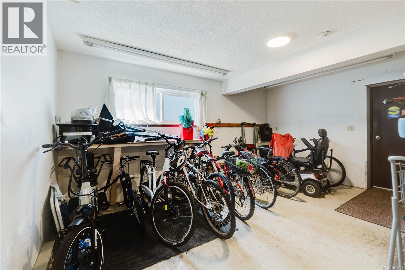 #303 1031 Burdett Ave - Image 38