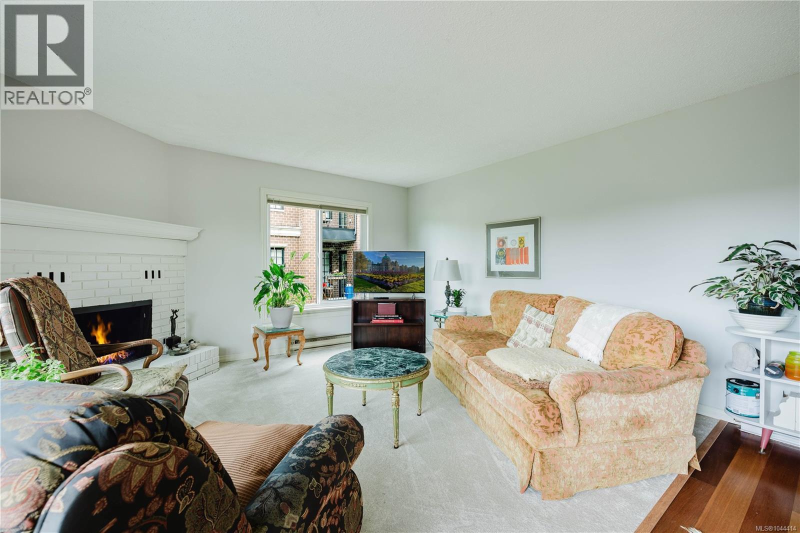 #303 1031 Burdett Ave - Image 9