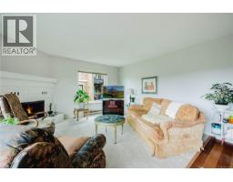 Sitting room - 303 1031 Burdett Ave, Victoria, BC V8V3G9 Photo 9