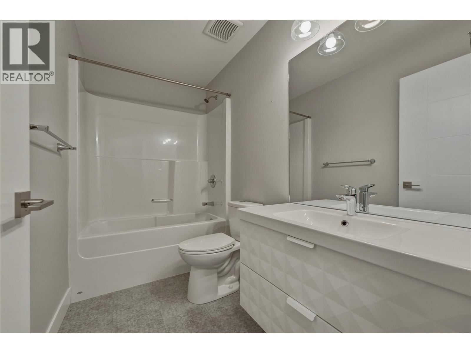 1804 46 Avenue Unit# 2, Vernon