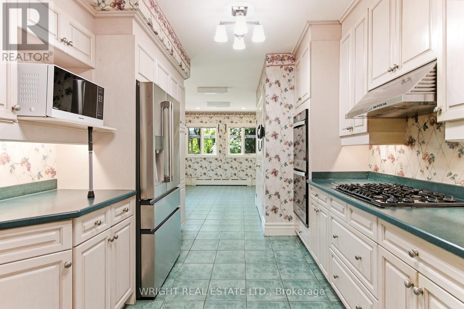 112 ALBANY AVENUE - 20