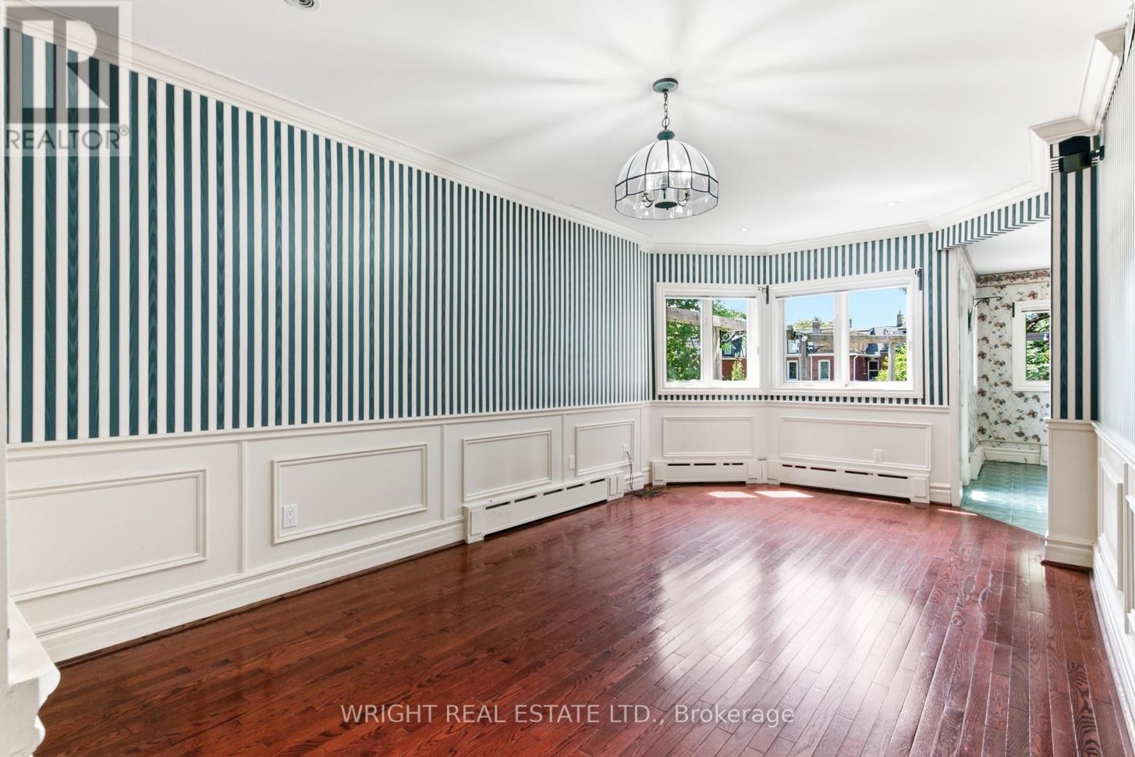 112 ALBANY AVENUE - 21