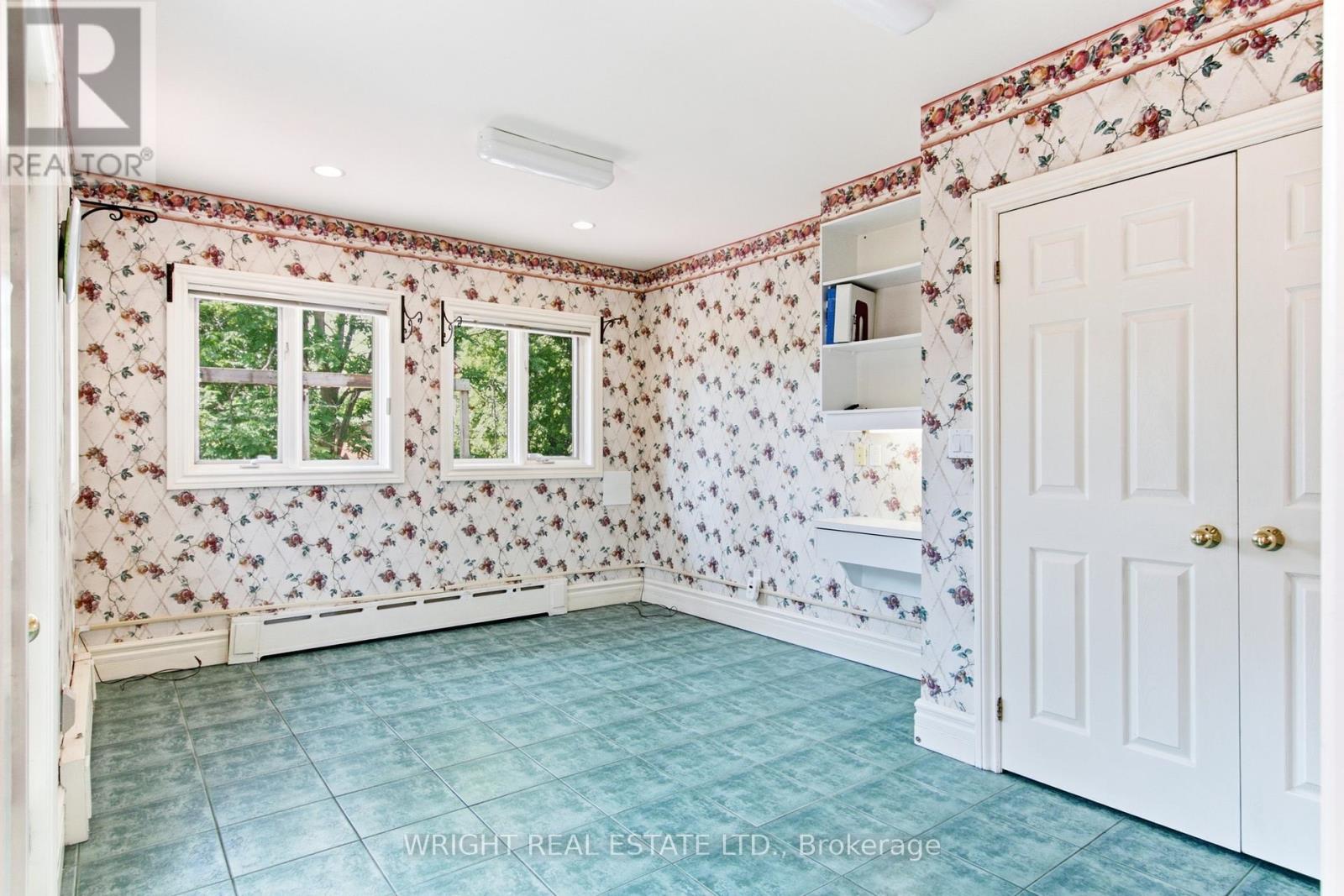 112 ALBANY AVENUE - 23