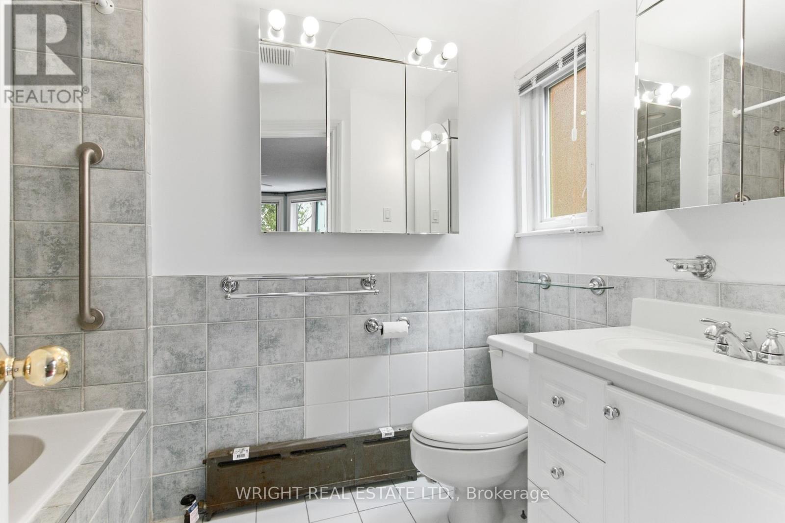 112 ALBANY AVENUE - 33