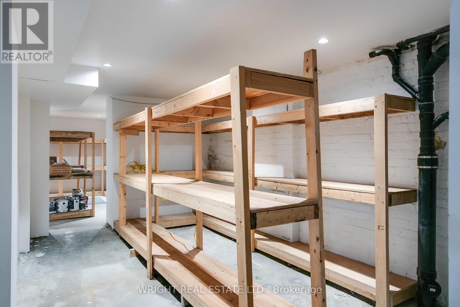 112 ALBANY AVENUE - 39