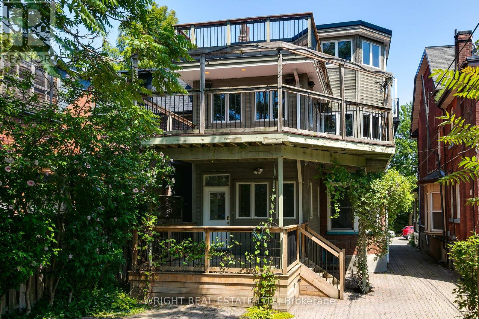 112 ALBANY AVENUE - 44