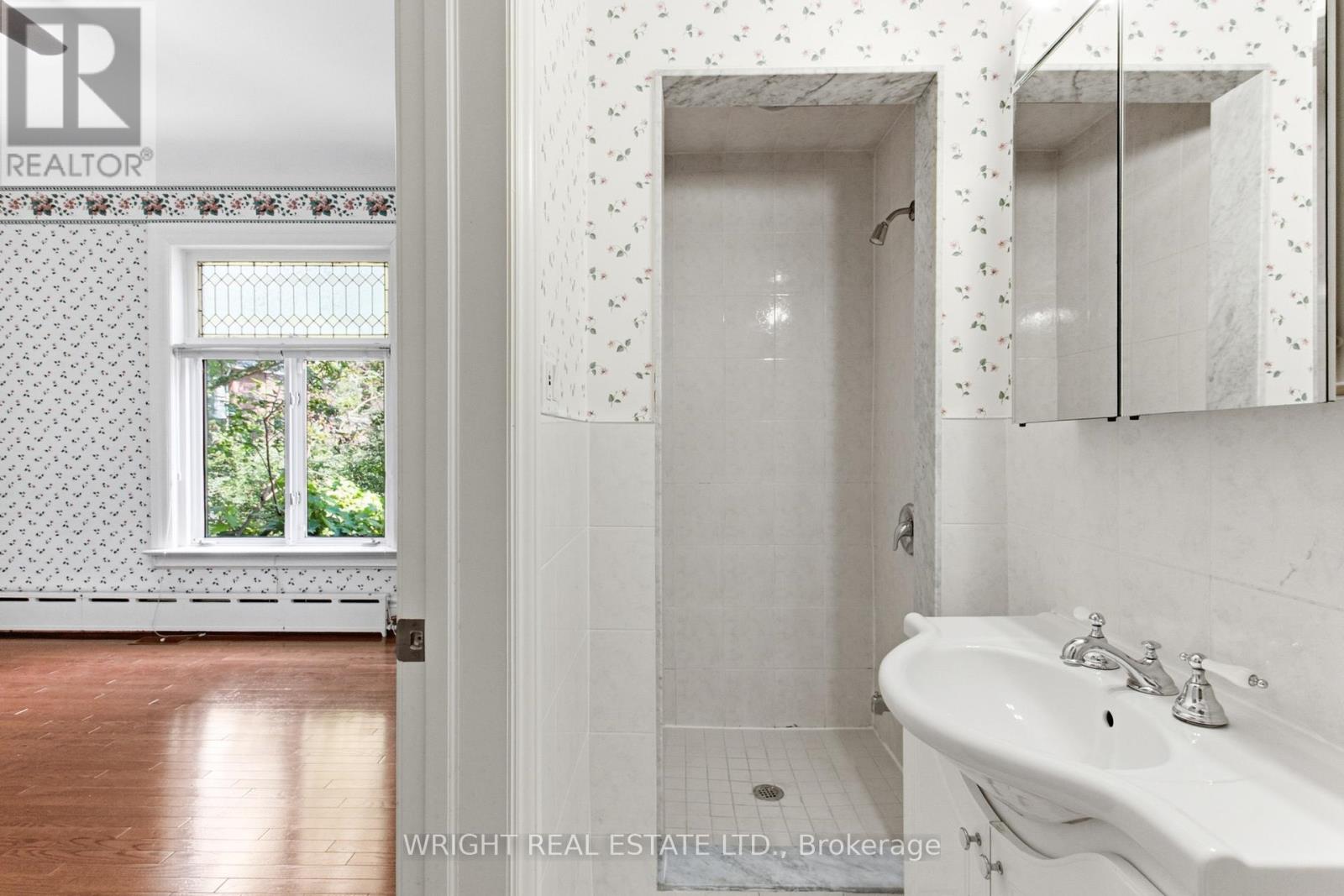 112 ALBANY AVENUE - 7