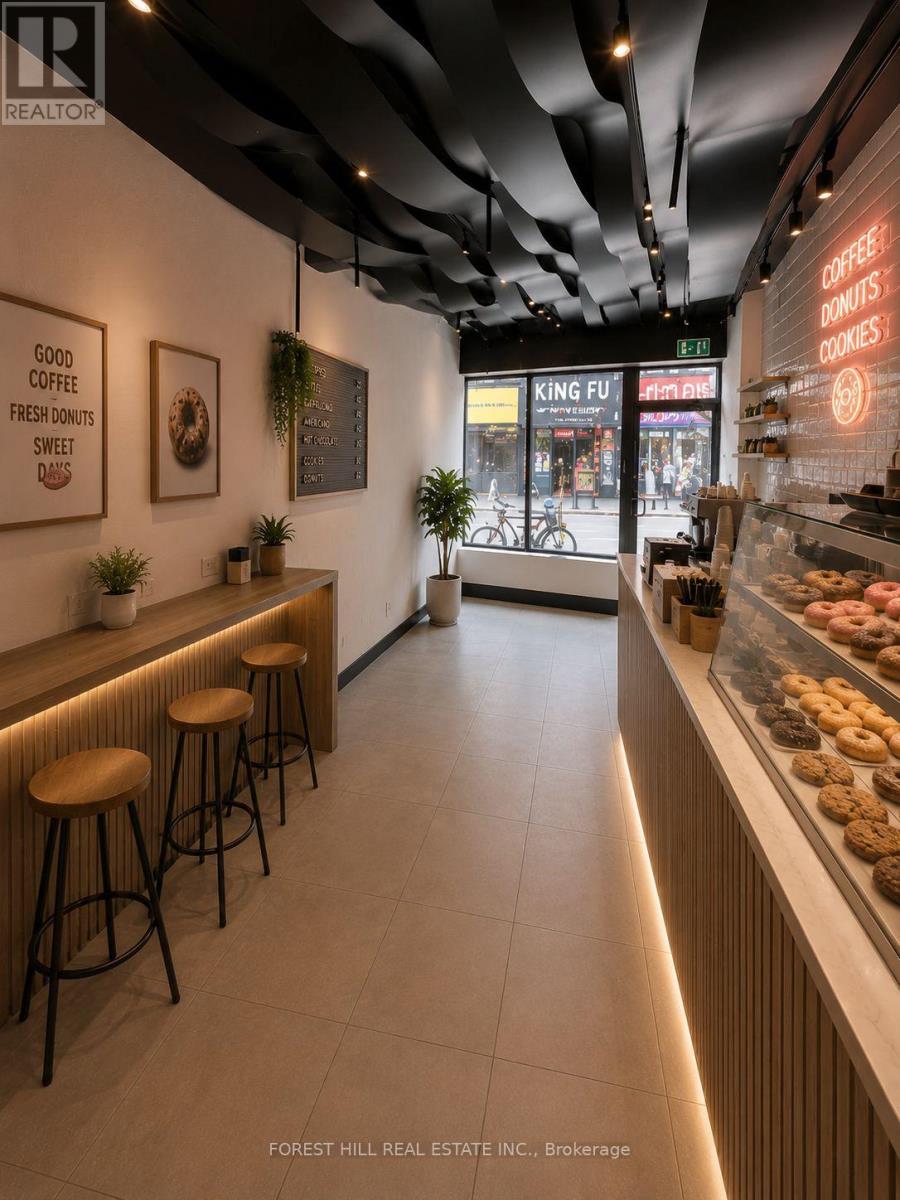 632 BLOOR STREET W