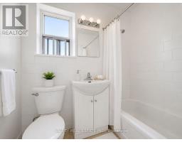 301 - 1725 Lawrence Avenue E, Toronto, ON M1R2X7 Photo 8