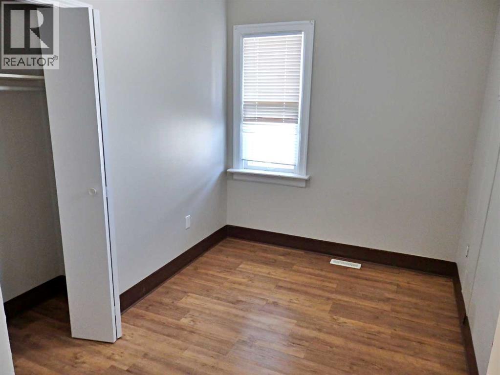 4709 48B Avenue - 11