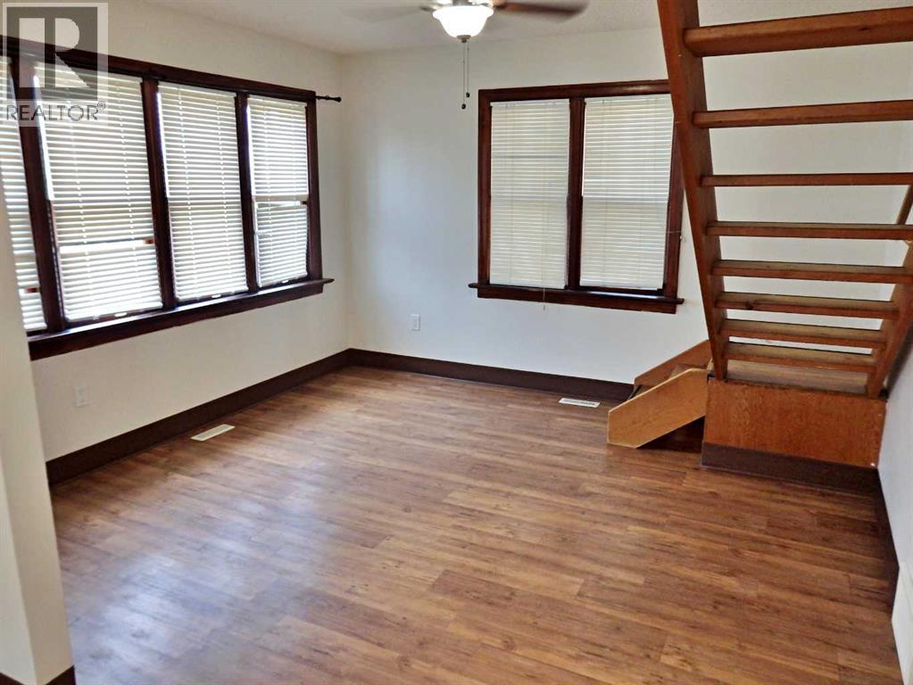 4709 48B Avenue - 12