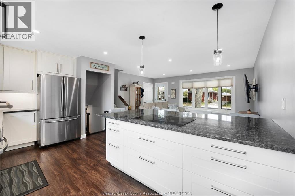 351 CARLING CRESCENT - 6