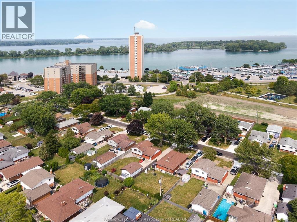 351 CARLING CRESCENT - 23