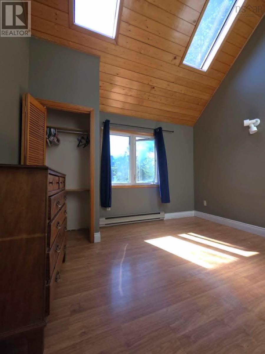 251 Bayview Drive - 36